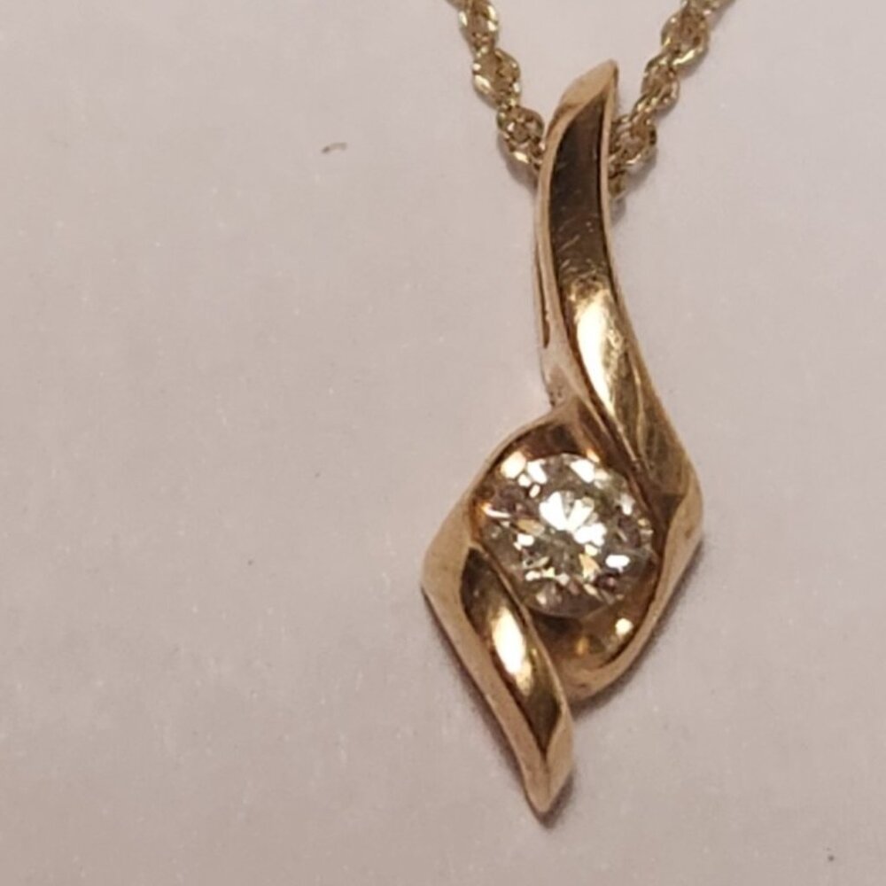 Sirena Collection 1/8 Carat Diamond  Pedant with 14kt Solid Gold  Necklace 18" - Picture 3 of 9